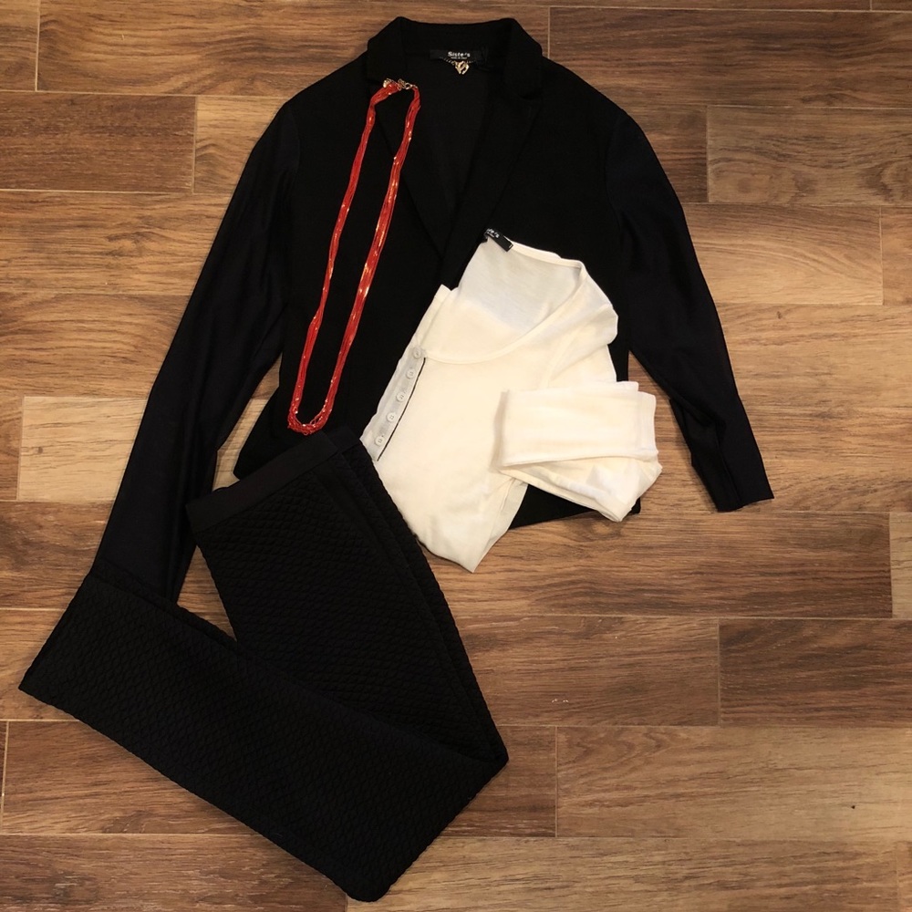 🆕 w/ Tags Black Blazer w/ Sheer Sleeves